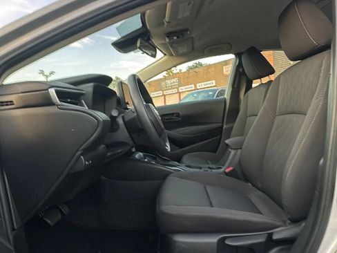 Used 2024 Toyota Corolla LE FWD image 11