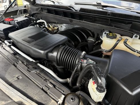 Used 2023 GMC Yukon XL AT4 AWD/4WD image 35