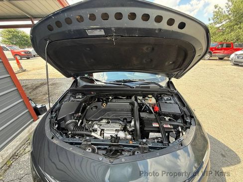 Used 2020 Chevrolet Malibu LT FWD image 20