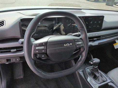 Used 2025 Kia K4 EX FWD image 9