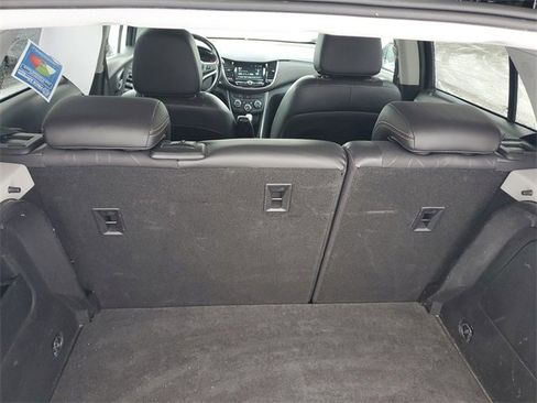 Certified 2017 Chevrolet Trax LT w/ LT Convenience Package image 7