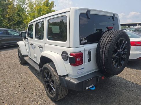 Certified 2022 Jeep Wrangler Unlimited Sahara w/ Cold Weather Group AWD/4WD image 4