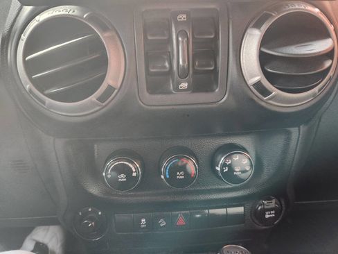 Used 2013 Jeep Wrangler Unlimited Sport AWD/4WD image 19