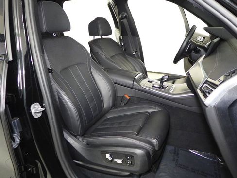 Used 2020 BMW X5 M50i w/ Executive Package image 19