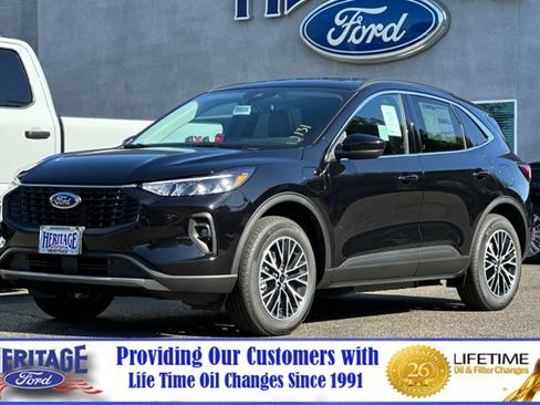 New 2025 Ford Escape SE w/ Class II Trailer Tow Package image 8