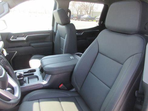 New 2026 GMC Sierra 1500 SLT image 12