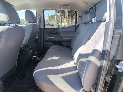 Used 2022 Toyota Tacoma SR5 w/ Technology Package image 30