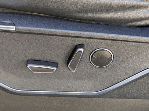 Used 2023 Ford F150 Lightning Lariat image 18