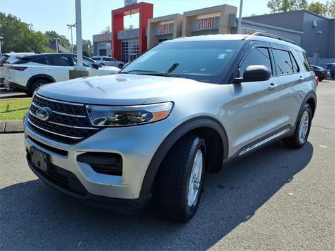 Used 2021 Ford Explorer XLT image 21