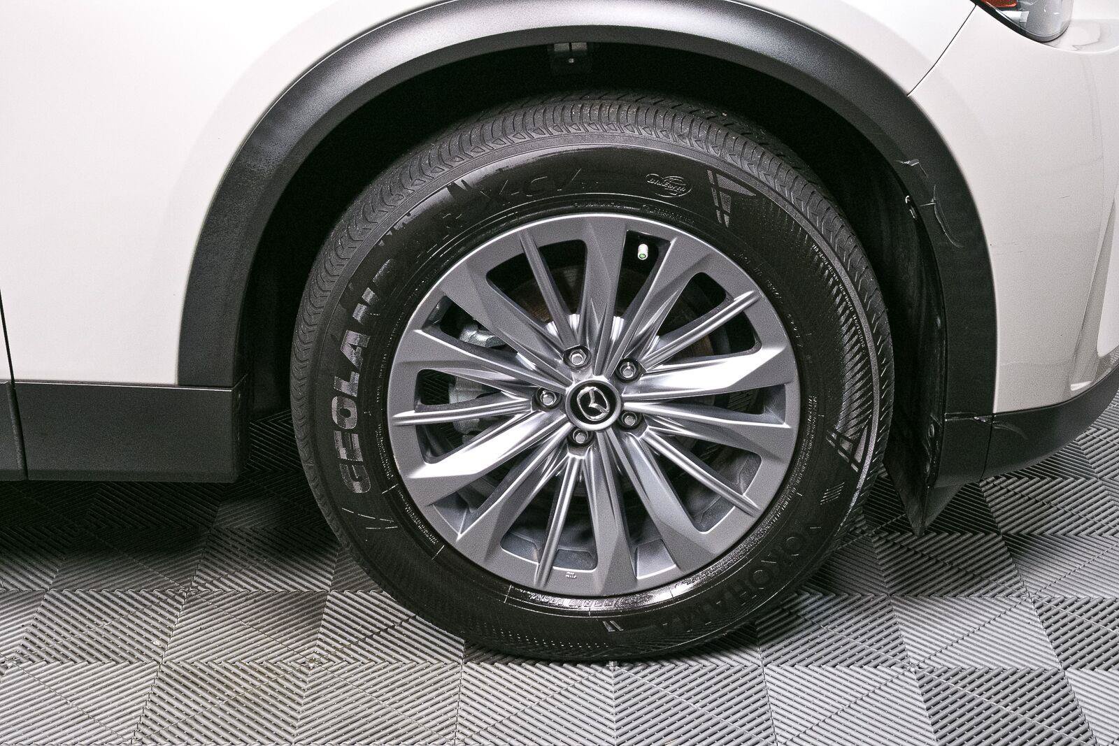 Used 2024 MAZDA CX-90 3.3 Turbo w/ Preferred Plus AWD/4WD image 39