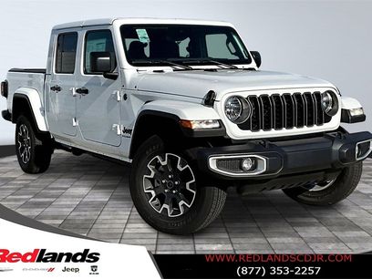 New 2025 Jeep Gladiator Sport w/ Premium Package