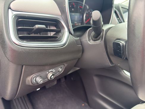 Used 2021 Chevrolet Equinox LT FWD image 14
