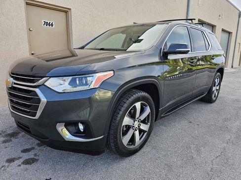 Used 2018 Chevrolet Traverse LT w/ LPO, 'HIT The Road' Package FWD image 7