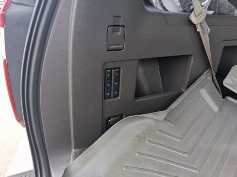 Used 2020 Ford Expedition XLT w/ Equipment Group 202A AWD/4WD image 24