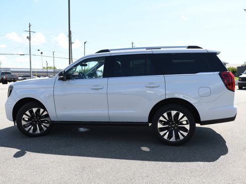 New 2026 Ford Expedition Platinum w/ Driver's Package AWD/4WD image 9