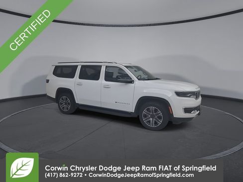 Used 2024 Jeep Wagoneer L Series II w/ Flexible Seating Group image 2