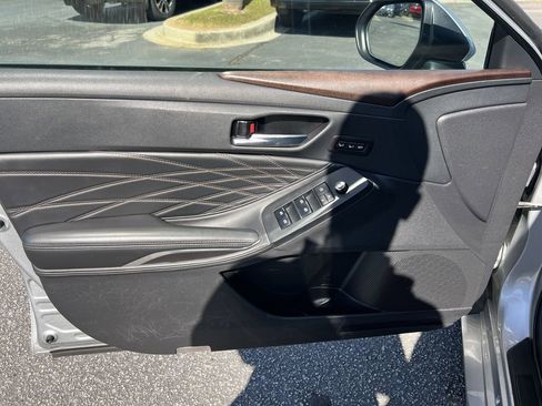 Used 2021 Toyota Avalon Limited w/ Advanced Safety Package image 14