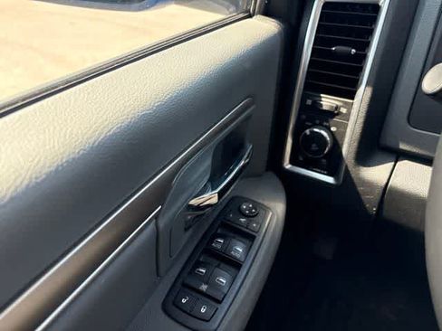 Used 2018 RAM 1500 SLT AWD/4WD image 21