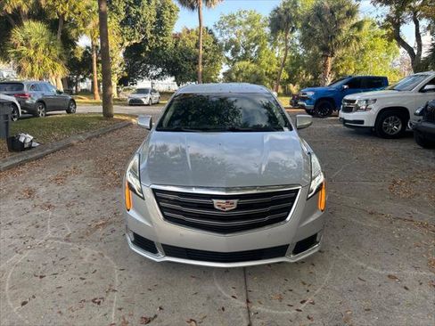 Used 2018 Cadillac XTS Luxury image 3