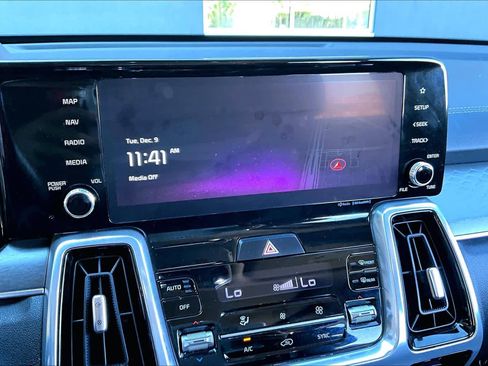 Used 2023 Kia Sorento SX image 27