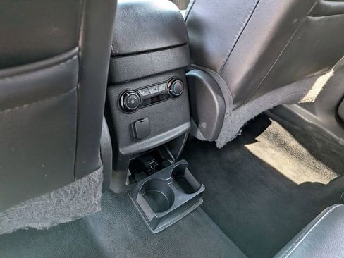 Used 2014 Ford Explorer XLT w/ Equipment Group 202A FWD image 18