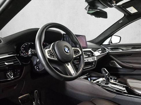 Used 2022 BMW M550i xDrive w/ Executive Package AWD/4WD image 10
