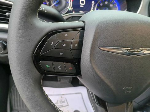 Used 2024 Chrysler Pacifica Touring-L w/ S Appearance Package image 30