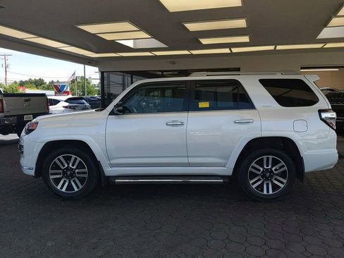 Used 2022 Toyota 4Runner Limited AWD/4WD image 9