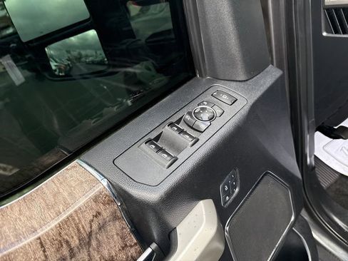 Used 2017 Ford F250 Lariat w/ Lariat Value Package image 14