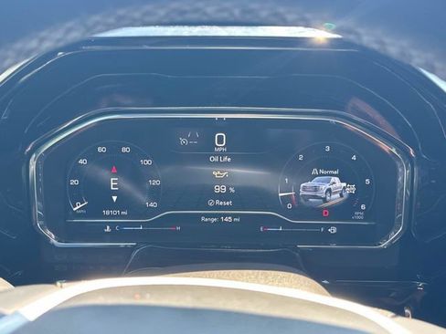 Used 2024 GMC Sierra 1500 SLT AWD/4WD image 39