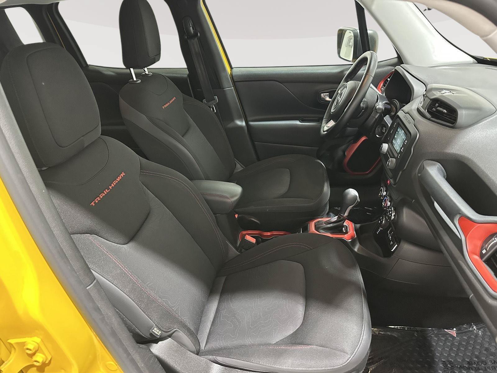 Used 2016 Jeep Renegade Trailhawk AWD/4WD image 26