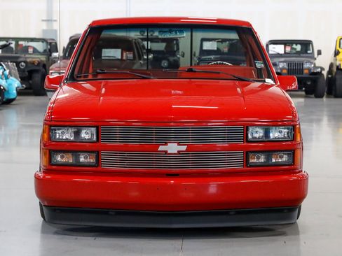 Used 1988 Chevrolet Silverado 1500 2WD Regular Cab image 4