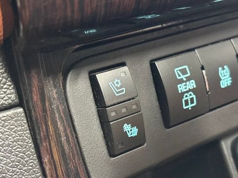 Used 2015 Chevrolet Traverse LTZ w/ LPO, 'HIT The Road' Package AWD/4WD image 24