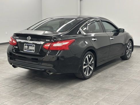 Used 2016 Nissan Altima 2.5 SR image 2