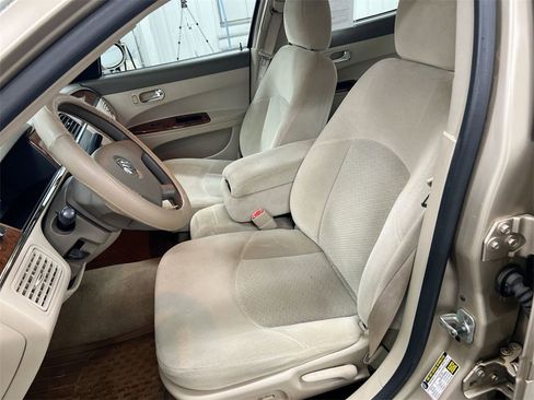 Used 2005 Buick LaCrosse CX image 17