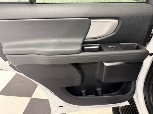 New 2026 Ford Expedition Active image 24