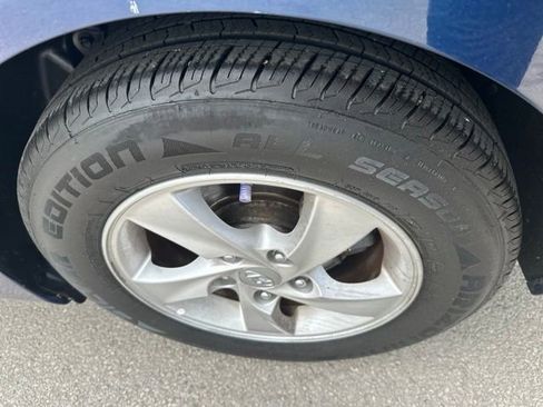 Used 2015 Hyundai Elantra SE FWD image 5