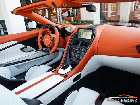 Used 2023 Aston Martin DBS Superleggera Volante RWD image 33
