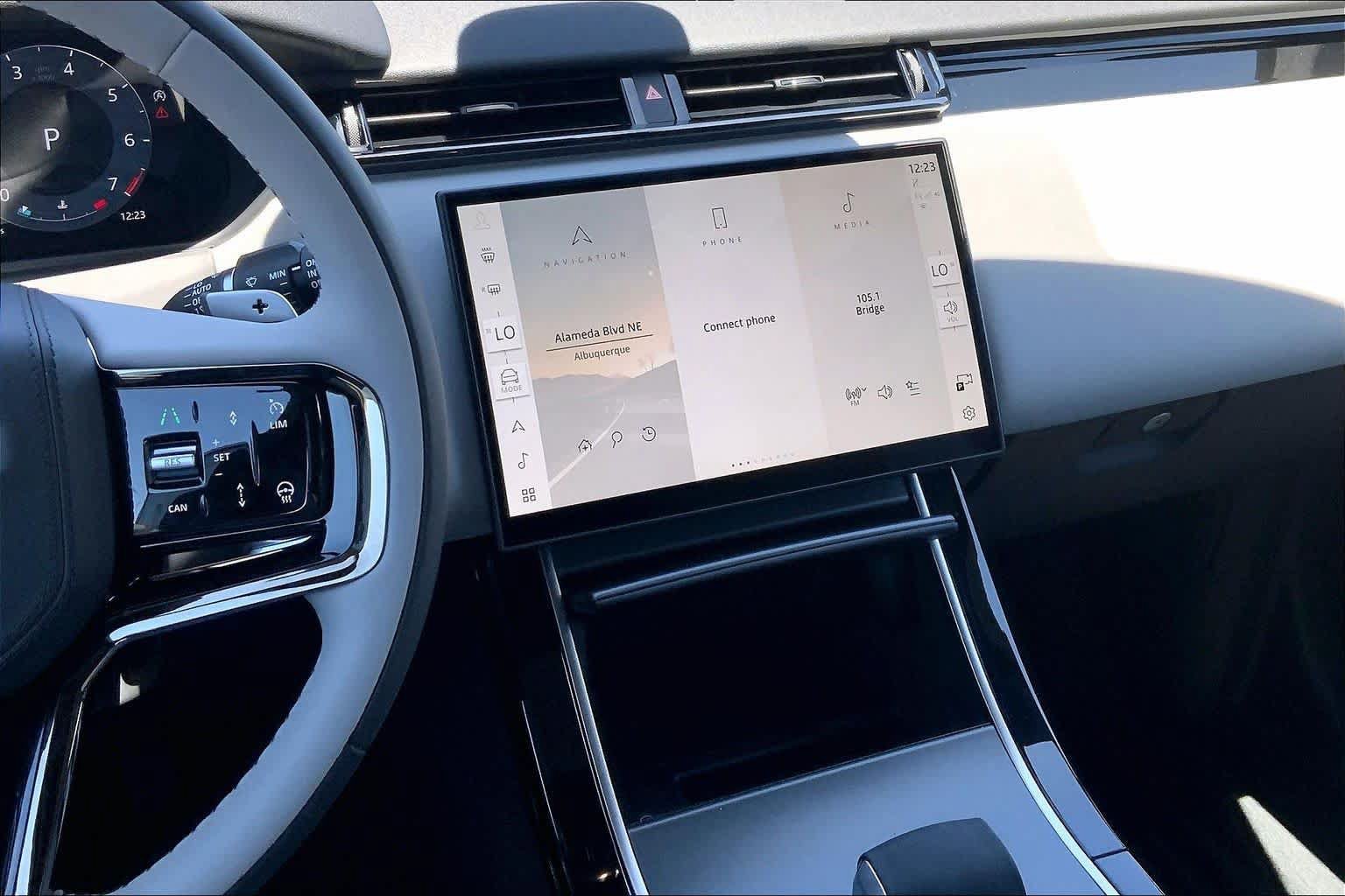 New 2026 Land Rover Range Rover Velar S AWD/4WD image 6