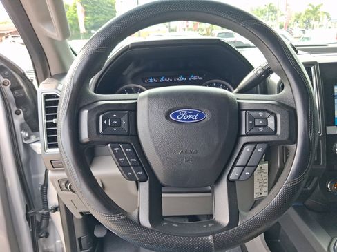 Used 2018 Ford F250 XLT w/ XLT Premium Package AWD/4WD image 14