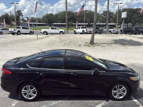 Used 2018 Ford Fusion SE FWD image 6