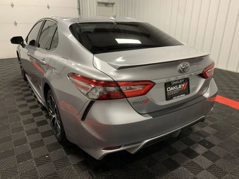 Used 2019 Toyota Camry SE w/ Carpet Mat Package image 13