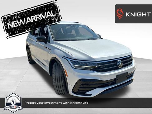 Used 2024 Volkswagen Tiguan SE R-Line FWD image 1