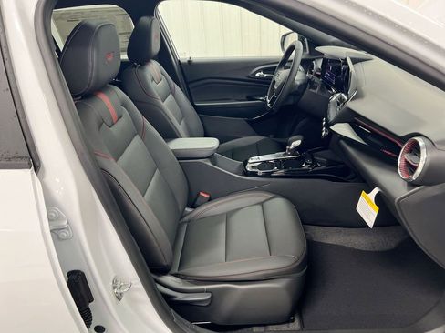 New 2026 Chevrolet Trax RS w/ Sunroof Package image 22