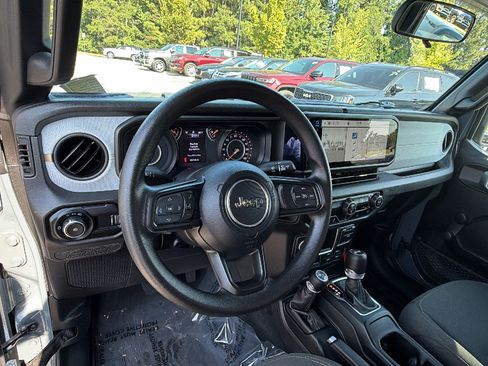 Used 2024 Jeep Wrangler Unlimited Sport AWD/4WD image 23