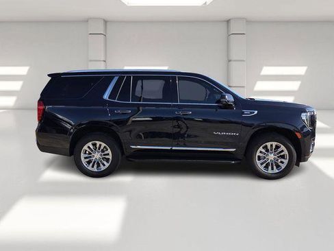 Used 2023 GMC Yukon SLT w/ SLT Premium Package image 55