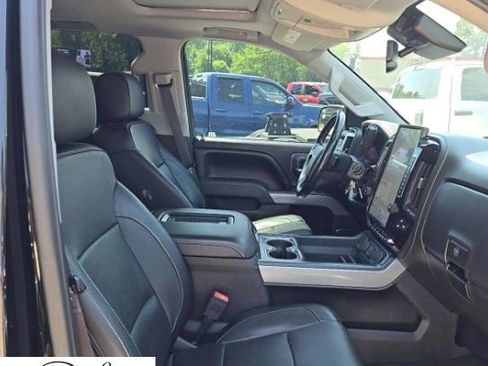 Used 2017 Chevrolet Silverado 1500 LTZ Z71 w/ LTZ Plus Package AWD/4WD image 9