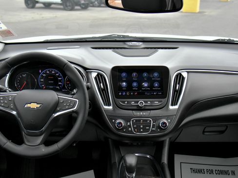 Used 2023 Chevrolet Malibu LT FWD image 37