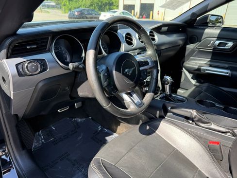 Used 2018 Ford Mustang Premium RWD image 17