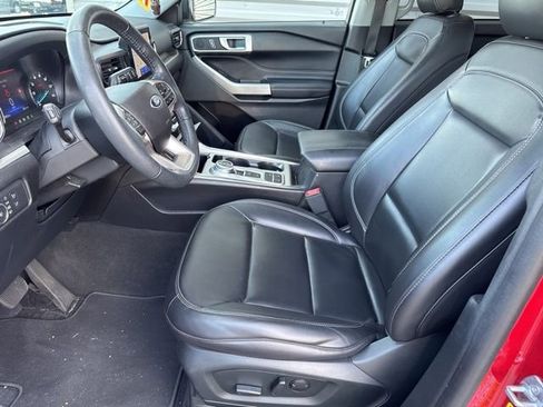 Certified 2022 Ford Explorer XLT w/ Equipment Group 202A image 7